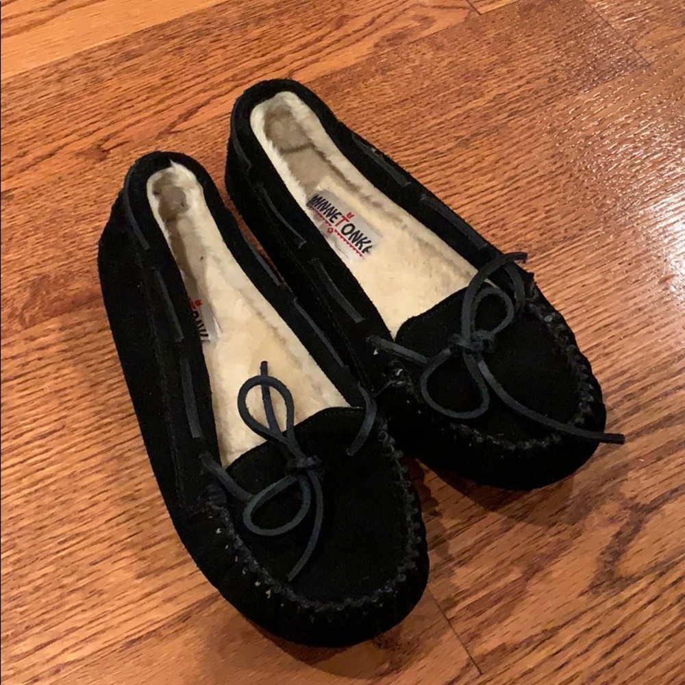 Black Minnetonka Moccasins